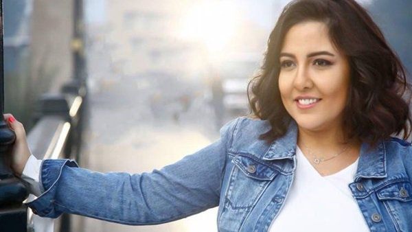 مي كساب خدت درس عن الإخلاق في رمضان من بنتها – شاهد