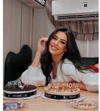 شاهد .. بالصور- ميرنا نور الدين تحتفل بعيد ميلادها وإطلالتها حديث المتابعين