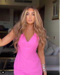 اتفرج – هنا الزاهد تخطف الأضواء بظهور من أحلي من كده