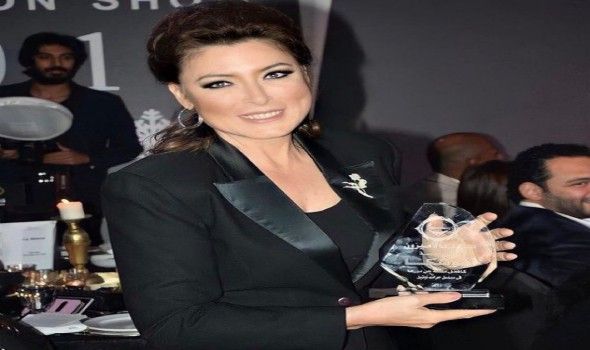 انوشكا في المحكمة بسبب كلب