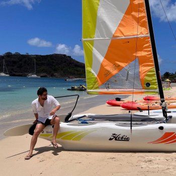 شاهد .. ناصيف زيتون يستمتع بعطلته على أحد الشواطئ.. وهذا ما قاله