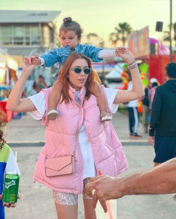 شاهد .. دانييلا رحمة تستمتع بوقتها مع أولاد أخواتها.. وهكذا علقت