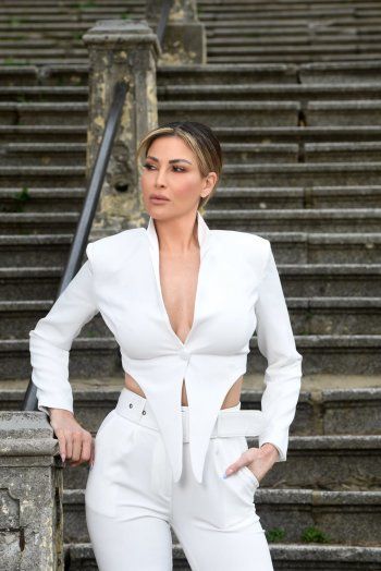 شاهد .. كريستينا صوايا تتألق باللون الأبيض.. شاهدوا إطلالاتها