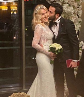 شاهد .. بالصور- فنانة تركية تتزوج للمرة السابعة بعمر الـ60.. وزوجها يصغرها بـ25 عامًا!