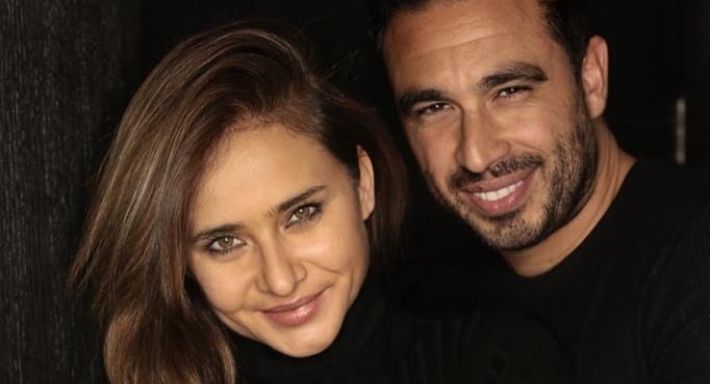 بالروسية – نيللي كريم تتغزل في زوجها