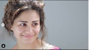 اتفرج- منة فضالي تفاجئ الجمهور بظهور من غير مكياج نهائياً