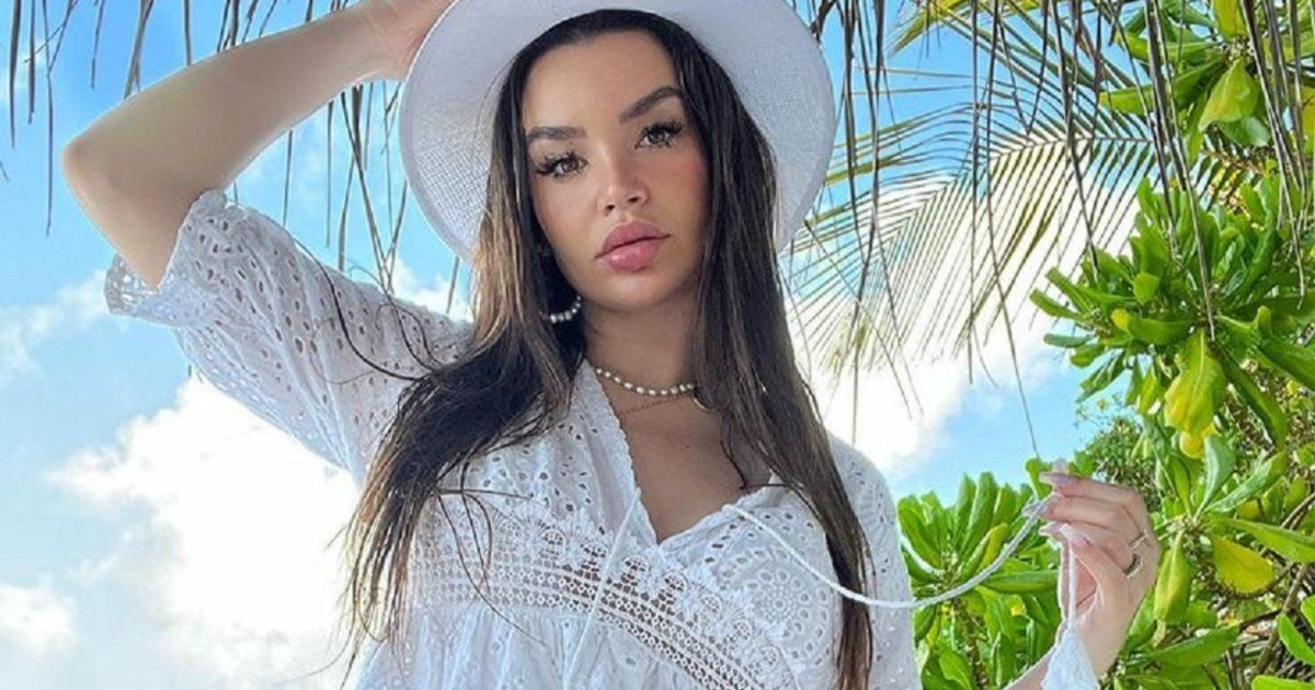 شاهد .. جوهرة تستعرض إطلالتها بأجمل الأماكن في جزر المالديف