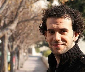 شاهد .. سوسن ميخائيل تُعطي رأيها بأداء كرم الشعراني وهو يرد