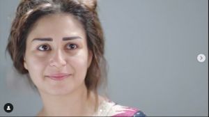 اتفرج- منة فضالي تفاجئ الجمهور بظهور من غير مكياج نهائياً