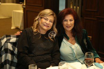 شاهد .. خاص بالصور- خبيرة التجميل سارة خباز تجمع هلا المرّ وأرز الشدياق وبرناديت حديب