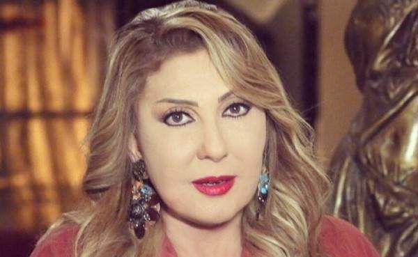 نادية الجندي تتحدي شمس البارودي بجمالها.. تتهم عماد حمدي بتعطيل مسيرتها