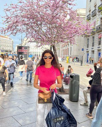 شاهد .. علا الفارس في إسبانيا ولمن طبخت المنسف؟-بالصور