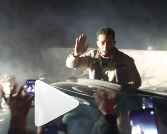 محمد رمضان يشعل السوشيال ميديا بفيديو مع جمهوره :”غاروا مني ليه”