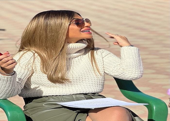 اتفرج – منة فضالي خطفت قلوب متابعيها بظهور مفيش أحلي من كدة