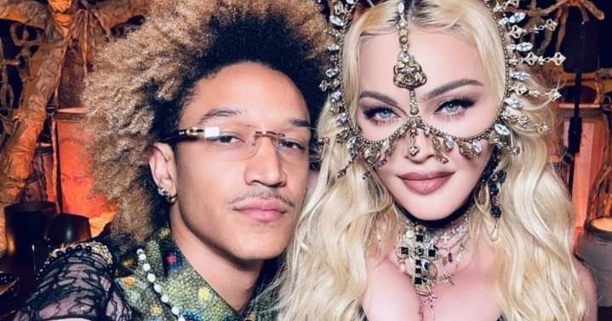 شاهد .. لذلك انفصلت مادونا عن حبيبها الذي يصغرها بـ 35 عاماً