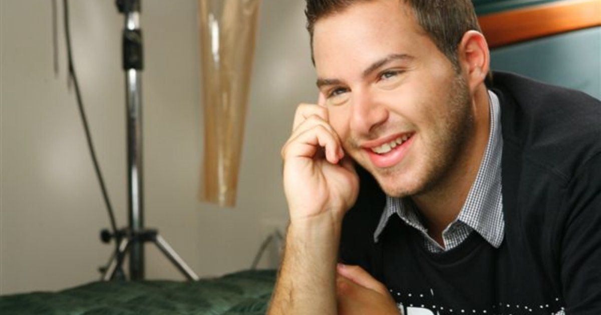 شاهد .. بالصور-بعد مرور 15 عاماً.. كيف أصبح شكل كارلو نخلة معشوق المراهقات في ستار أكاديمي 4؟