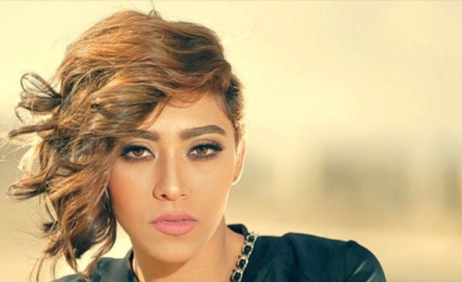 شاهد .. زيزي عادل توجه رسالة مؤثرة لوالدها الراحل