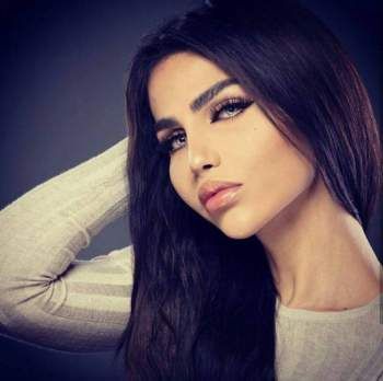 شاهد .. فنانات شهيرات هن في الأصل رجال.. من بينهن 5 عربيات!