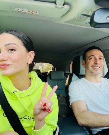 شاهد .. ديميت أوزديمير ترقص باحترافية وعفويتها تظهر مع خطيبها-بالصور وبالفيديو