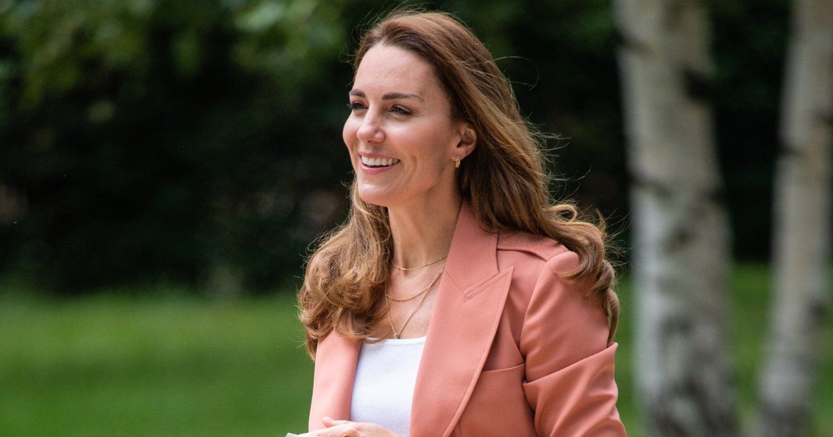 شاهد .. بالصورة - كيت ميدلتون تتألق خلال زيارة مع الأميرة آن