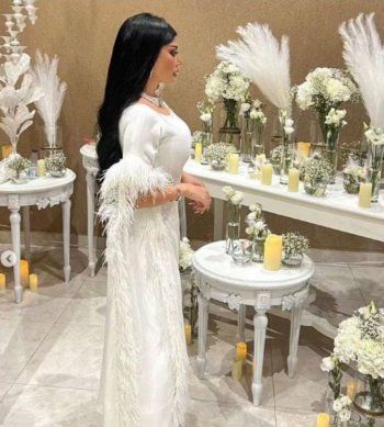 شاهد .. ملكة كابلي تبدو كالعروس في احتفال عيد ميلادها الفخم-بالصور