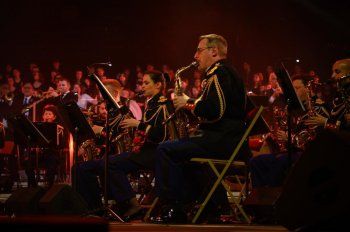 شاهد .. بالصور- مجده الفني أضاء ليالي باريس بحفله الساحر..إبراهيم معلوف يشع تألقا