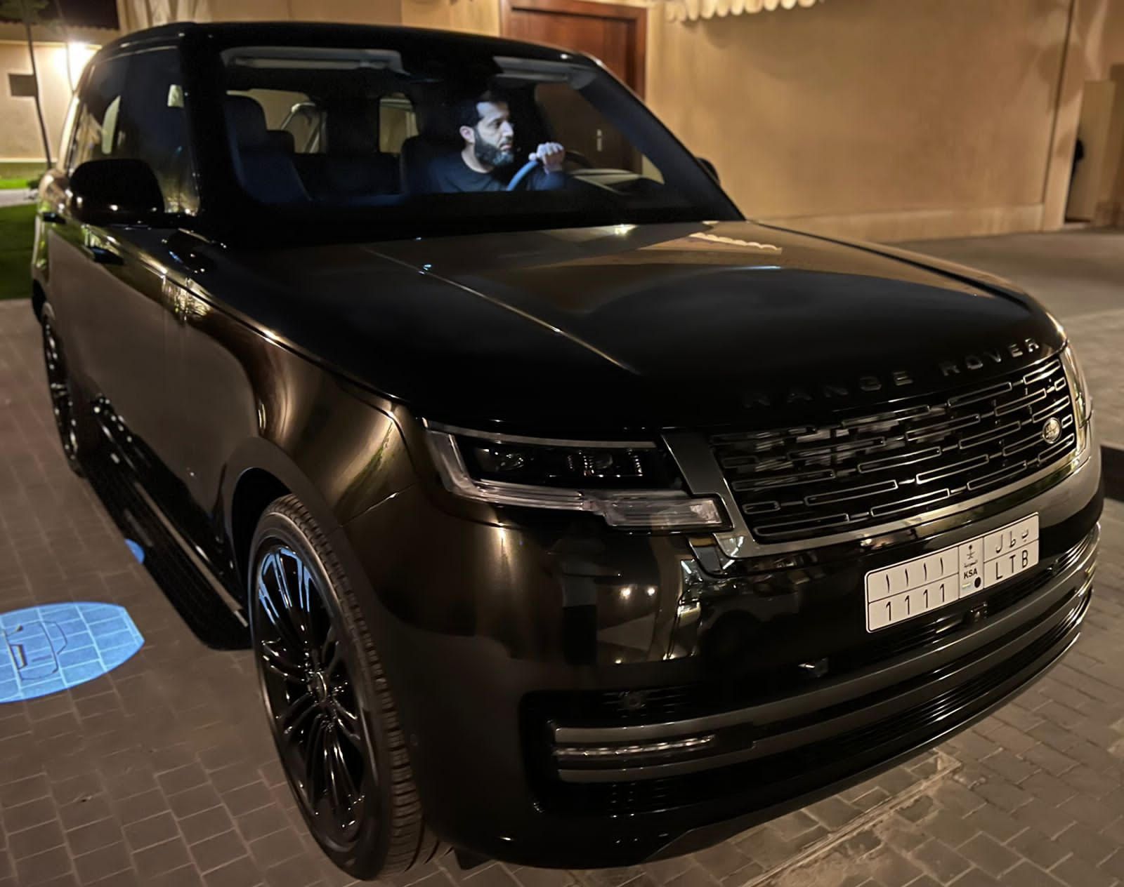 أحدث ظهور للمستشار تركي آل الشيخ في سيارته الفارهة