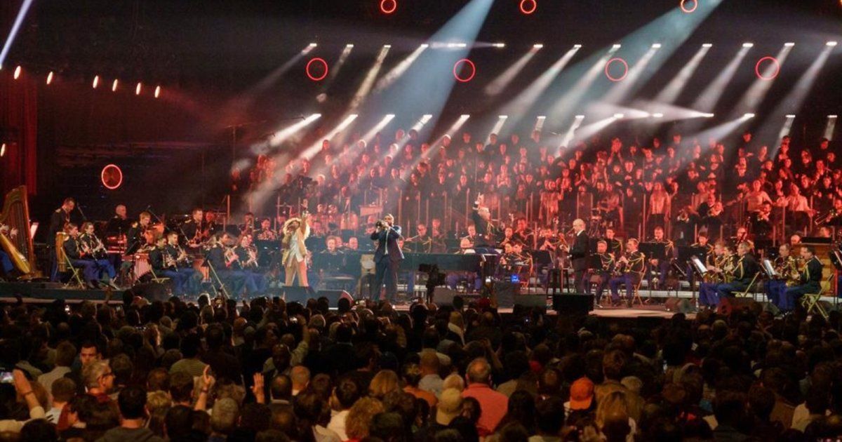 شاهد .. بالصور- مجده الفني أضاء ليالي باريس بحفله الساحر..إبراهيم معلوف يشع تألقا