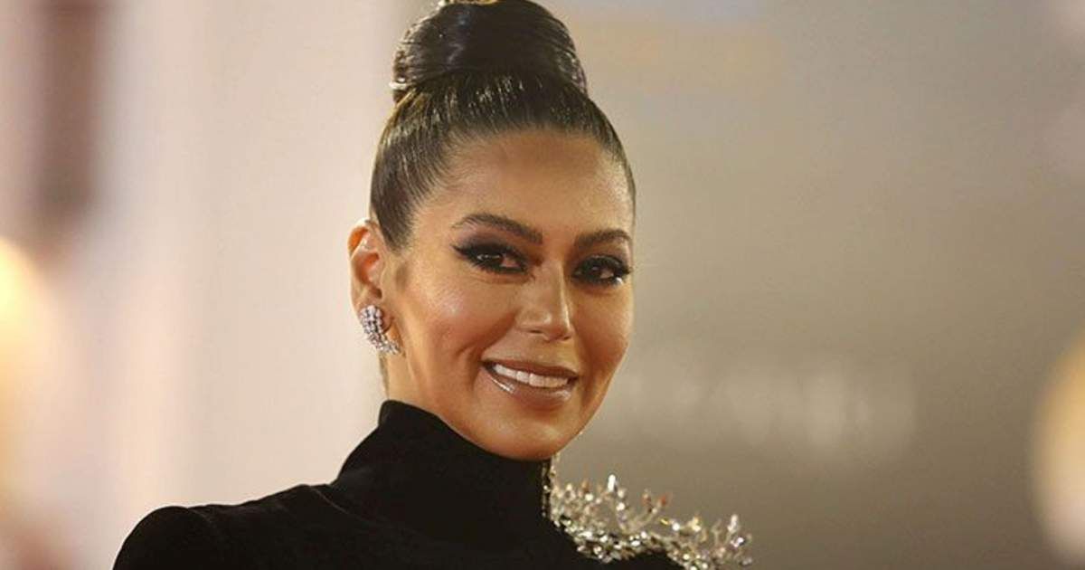 شاهد .. بالصورة - لقاء الخميسي تشعل مواقع التواصل الإجتماعي بإطلالتها المميزة