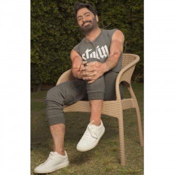 شاهد .. بالصورة - تامر حسني يشوق الجمهور لأحدث أعماله