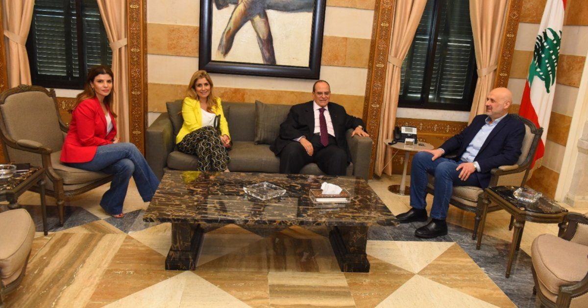 شاهد .. المنتج صادق الصباح بزيارة لوزير الداخلية بسام مولوي لتقديم الشكر