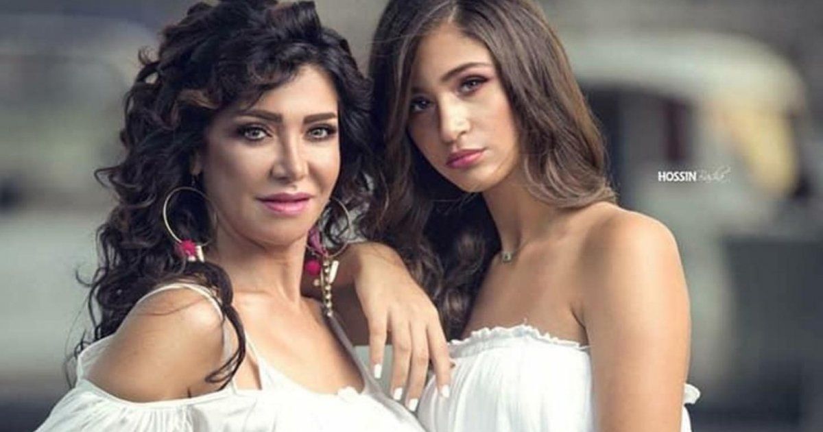 شاهد .. بالصورة- لقاء سويدان وإبنتها تظهران بالحجاب وتساؤلات من الجمهور