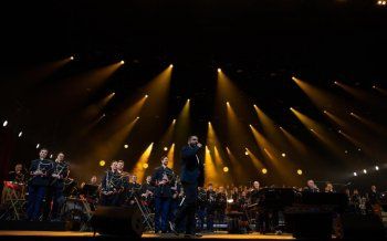 شاهد .. بالصور- مجده الفني أضاء ليالي باريس بحفله الساحر..إبراهيم معلوف يشع تألقا