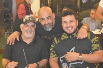 شاهد .. بالصور- وديع الشيخ يلبي دعوة يوسف أبو بكر لمأدبة الإفطار