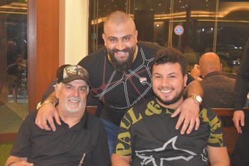 شاهد .. بالصور- وديع الشيخ يلبي دعوة يوسف أبو بكر لمأدبة الإفطار