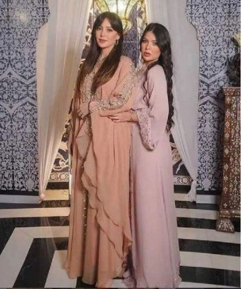 شاهد .. صورة مرام علي وشقيقتها تجتاح السوشيال ميديا.. وجمالهما حديث الجمهور