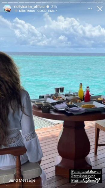 شاهد .. بالصور- نيللي كريم تستمتع بإجازتها في المالديف برفقة زوجها