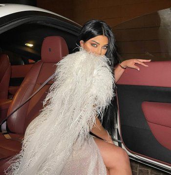 شاهد .. هيفا وهبي بإطلالة مدهشة.. وتعايد الجمهور بعيد الفطر