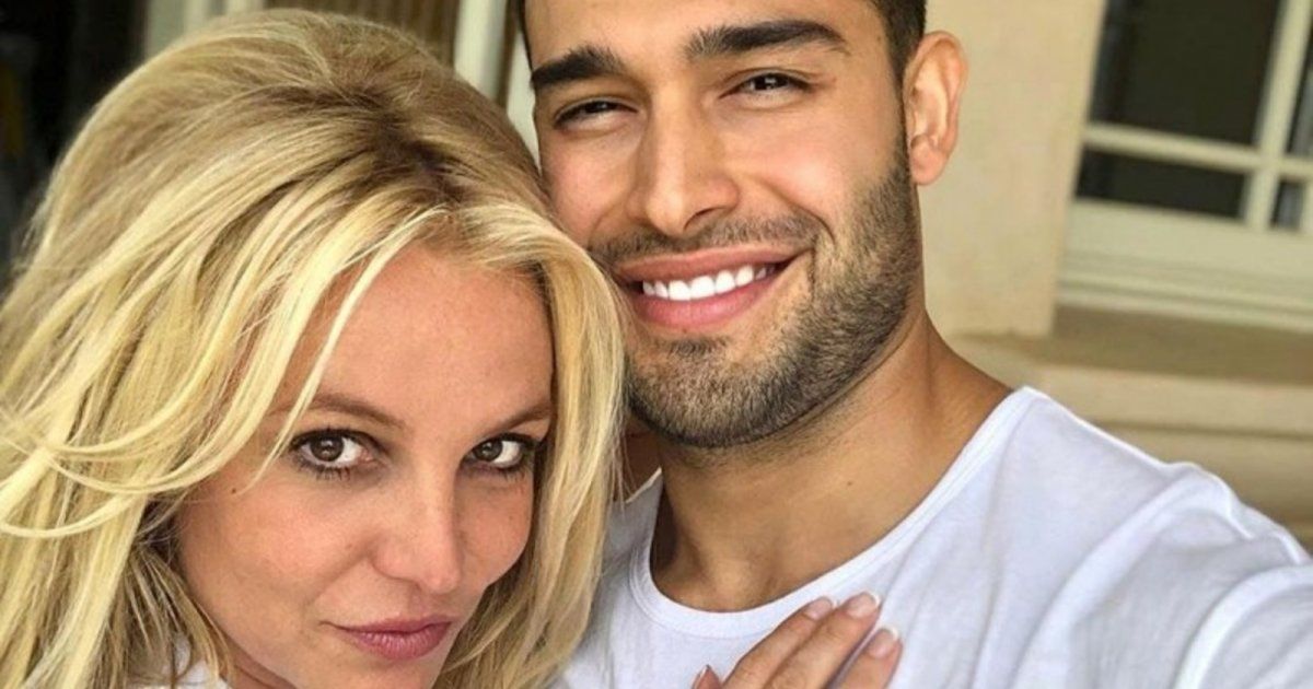 شاهد .. لذلك يفضل سام أصغري أن يبقى جنس مولوده مع بريتني سبيرز سري