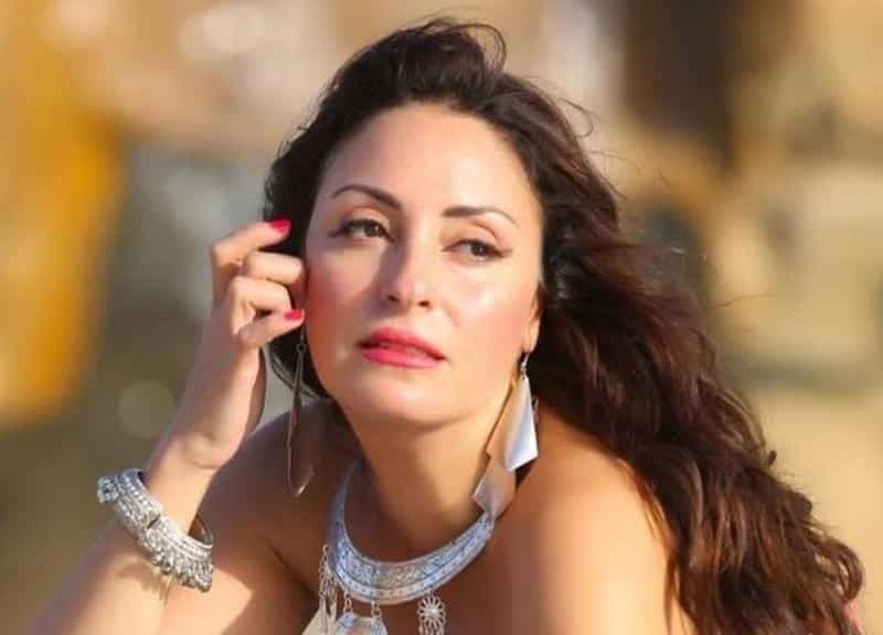 اتفرج – نرمين الفقي ولعت مواقع التواصل الاجتماعي بالأحمر الناري