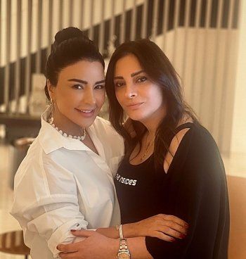 شاهد .. ماغي بو غصن لـ نادين جابر "بحبك يا صغير يا مبدع"