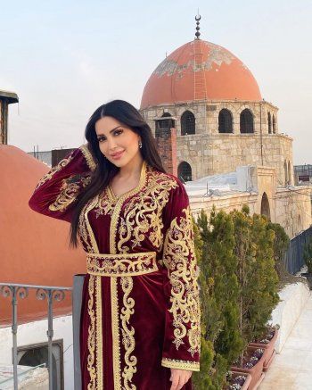 شاهد .. بالصور- نسرين طافش بإطلالة ساحرة بالعباءة