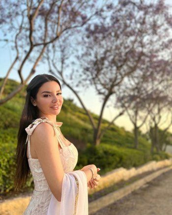 شاهد .. جوهرة تخطف الأنظار بجمالها خلال إجازتها في المالديف