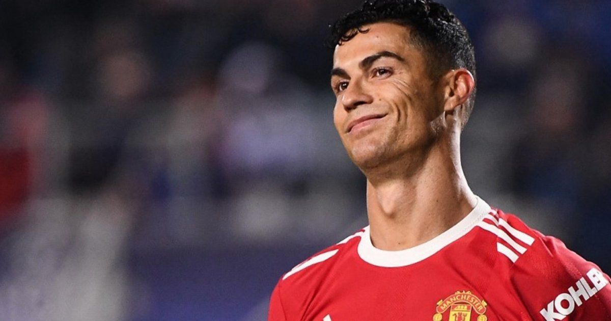 شاهد .. الصورة الأولى لـ كريستيانو رونالدو مع طفلته الرضيعة تضج مواقع التواصل الإجتماعي