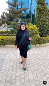 اتفرج – فيفي عبده بتعيد على جمهورها بالأسود الضيق