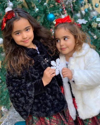 شاهد .. بسمة بوسيل تنشر صور واضحة جدا لابنتيها من تامر حسني .. وجمالهما حديث الجمهور