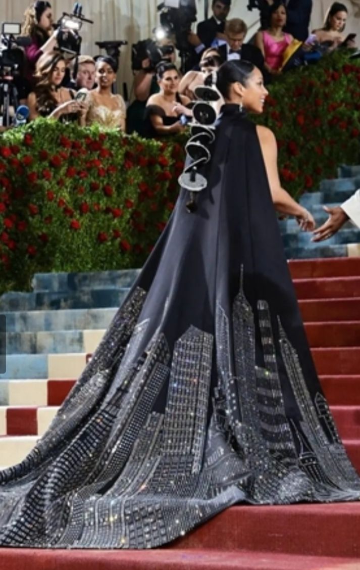 أبرز إطلالات النجوم في حفل Met Gala 2022 – شاهد