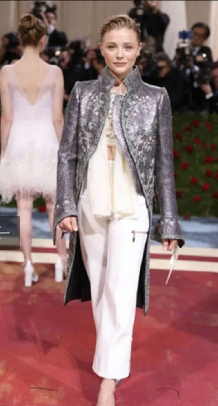 أبرز إطلالات النجوم في حفل Met Gala 2022 – شاهد