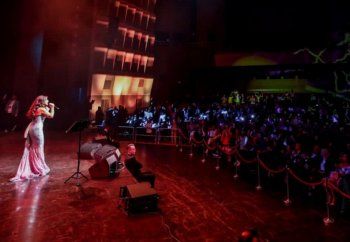 شاهد .. نجوى كرم بصور من حفلها في اسطنبول وهكذا علّقت