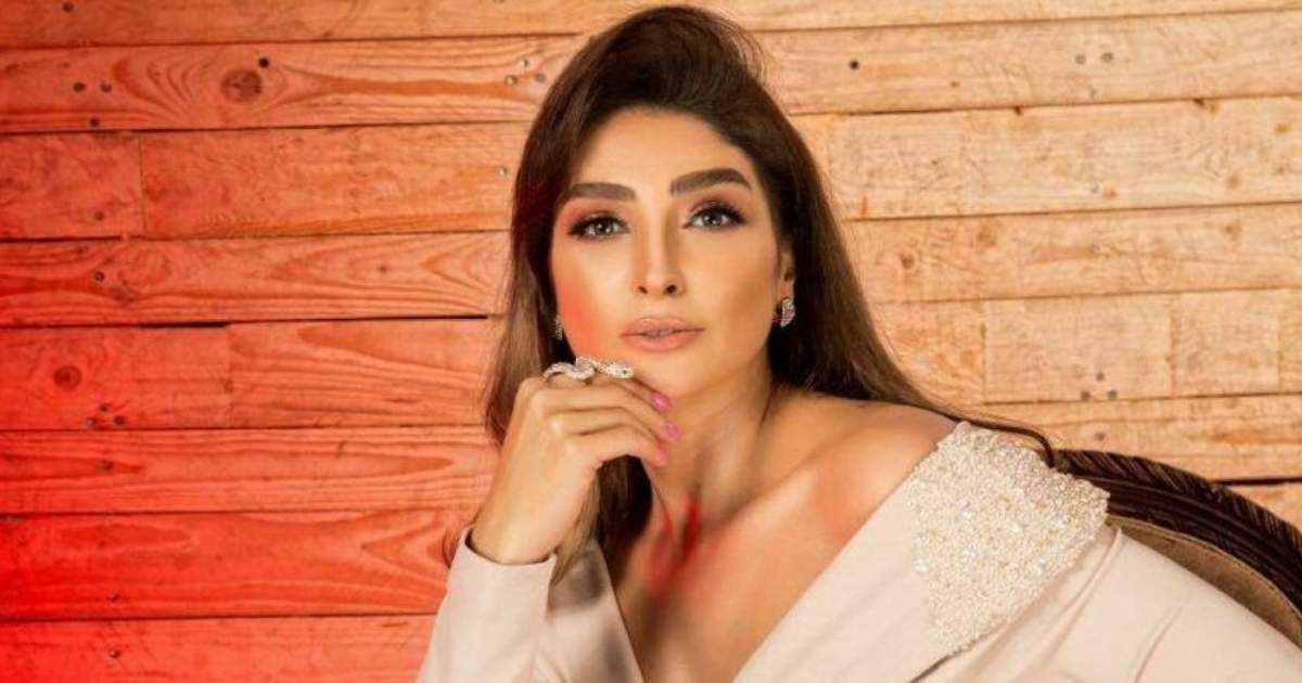 شاهد .. روجينا تتعرض لإنتقادات حادة بسبب صورتها أمام الكعبة